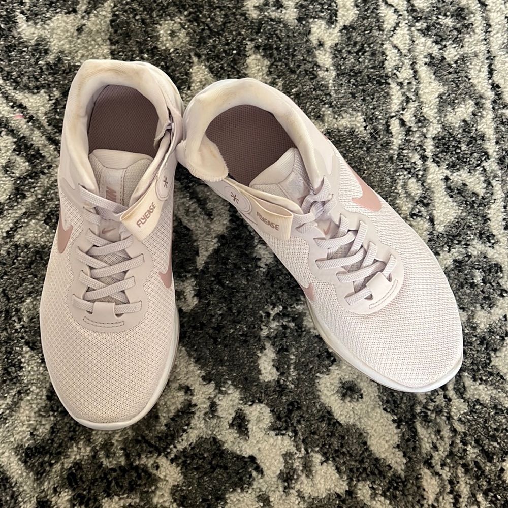 Nike Flyease Tennis Shoes Gem